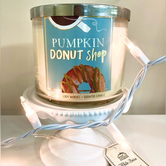 Pumpkin Donut Shop Bath & Body Works Candle - Picture 2 of 8